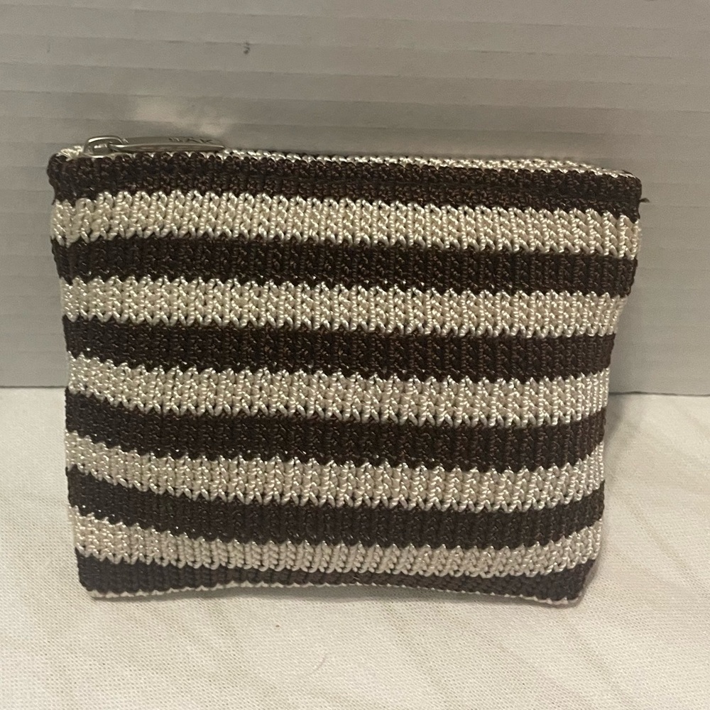 The Sak coin purse. Brown and beige striped